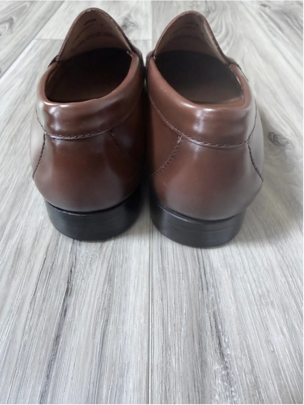 G.H. Bass Weejuns Logan Penny Loafers Men’s 8 EE Brown Leather Dress Shoes